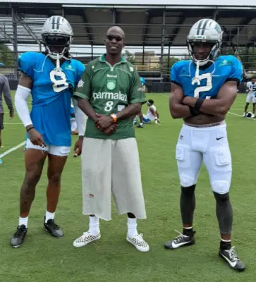 Chad Johnson, ex-NFL, usa camisa do Palmeiras e interage com clube