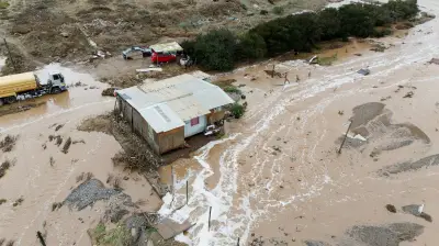 Chile: temporal deixa 10 mortos e 100 mil isolados; estado de catástrofe
