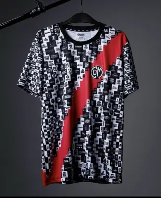 Clube peruano vende mil patrocinadores em camisa para superar crise financeira
