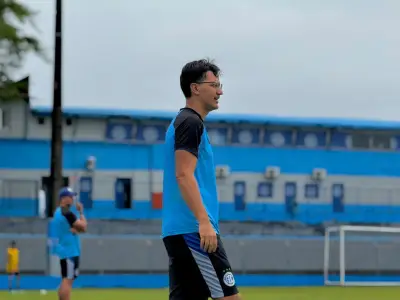 Confiança efetiva Ricardo Resende como técnico para reta final da Série C