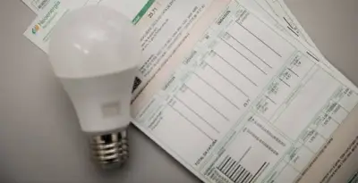 Conta de luz mais cara em julho: bandeira amarela mantida pela Aneel