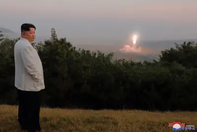 Coreia do Norte anuncia expansão nuclear em qualidade e quantidade