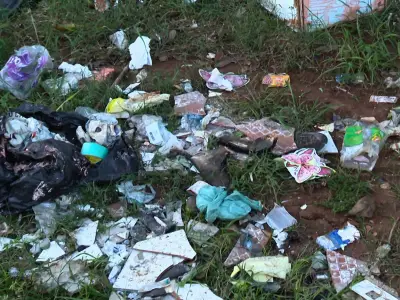 Criança de 6 anos grava lixo em rua de São Carlos e alerta sobre descarte irregular