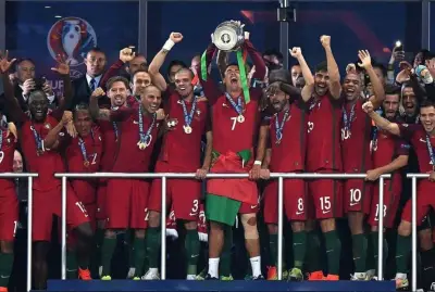 Cristiano Ronaldo celebra 10 anos da Euro 2016: 'Vitória de milhões'