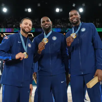 Curry 'abre as portas' para LeBron James nos Warriors: 'Depende dele'