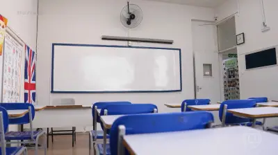 De demissão a negócio de R$ 2 milhões: recarga de canetas para escolas
