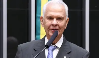 Deputado contesta filiação ao DC em ação no STF contra regra benéfica a filho de Lira