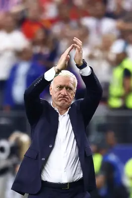 Deschamps se despede da França após eliminação na Copa para Espanha