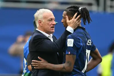 Deschamps se despede da França com lágrimas e assume culpa por derrota