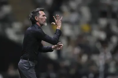 Domínguez admite dificuldade do Atlético-MG para contratar centroavante