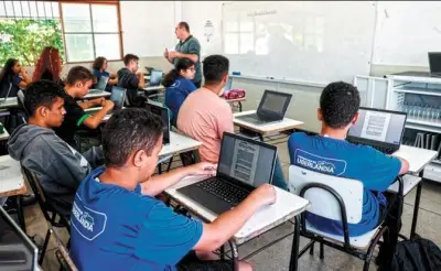 Educação brasileira: avanços e desafios desde 2002