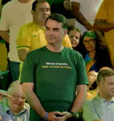 Em carta, Bolsonaro reforça apoio a Flávio e pede união na campanha