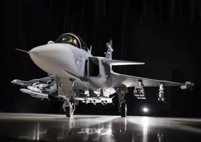 Embraer e Saab assinam acordo para mais 20 caças Gripen no Brasil