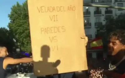 Espanha provoca Paredes com placa de boxe em desfile do título
