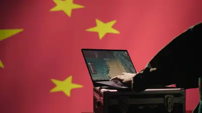 Estatais chinesas injetam US$ 9 bi para sustentar mercado de ações