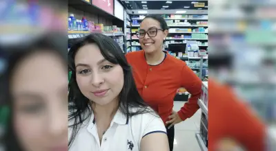 Estudantes vendem doces na rua para custear intercâmbio no México