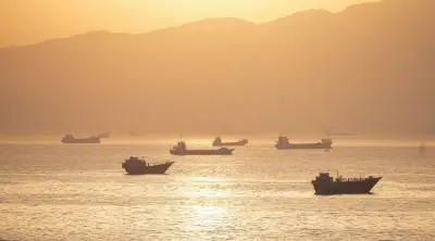 EUA lançam terceira rodada de ataques contra o Irã após ataque a navio no Estreito de Ormuz