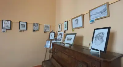 Exposição gratuita em Itu recria Almeida Júnior em desenhos a lápis e carvão
