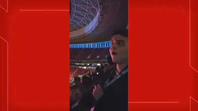 Fã autista de 15 anos realiza sonho de conhecer Djavan em Brasília