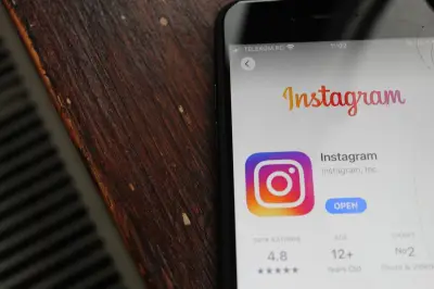 Facebook e Instagram sofrem instabilidade global neste domingo