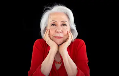 É #FAKE vídeo de Fernanda Montenegro vendendo remédio com áudio gerado por IA