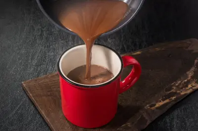 Feijoada, canjica e chocolate quente lideram buscas no inverno