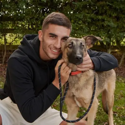 Ferran Torres, herói da Espanha na Copa, resgata animais abandonados