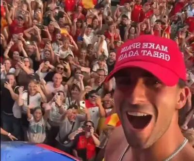 Ferran Torres viraliza com boné 'Make Spain Great Again' após título da Copa