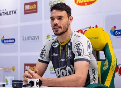Filho de Thomazella cobrava: 'Quando você vai jogar?' Goleiro estreia no Brasileirão