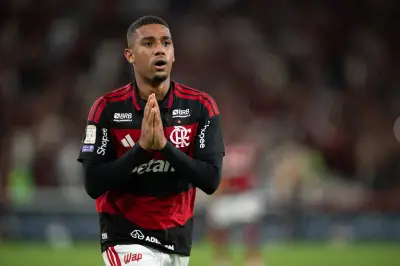 Flamengo empata com São Paulo no Maracanã e vê Palmeiras tropeçar
