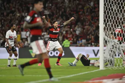 Flamengo empata e reduz vantagem do Palmeiras no Brasileirão
