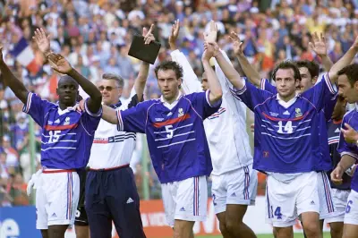França e Paraguai: o primeiro gol de ouro da história das Copas em 1998