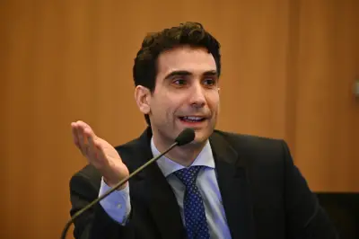 Galipolo questiona crença de que juros altos sempre beneficiam mercado