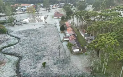 Geada cobre Monte Verde com temperatura mínima de 0,7°C