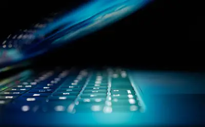 Golpes exploram novo Desenrola Brasil em redes da Meta, alerta NetLab
