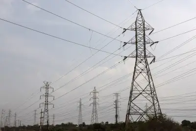 Governo antecipa contratos de energia para enfrentar El Niño e crise