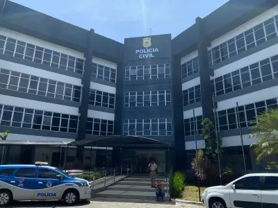 Homem morto a facadas e mulher ferida em Salvador