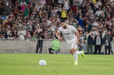 Hulk marca primeiro gol e Fluminense vence Bahia em amistoso