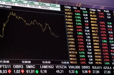 Ibovespa recua com aversão a risco, mas Petrobras e Vale limitam perdas