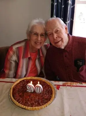 Idosa de 82 anos sobrevive 9 dias presa em banheira nos EUA