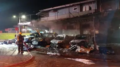 Incêndio criminoso destrói quatro veículos oficiais em Araquari