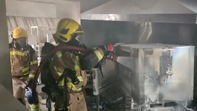 Incêndio em hamburgueria em Uberlândia deixa dois feridos