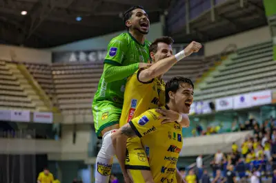 Jaraguá vence Atlântico por 6 a 4 e sobe na tabela da Liga Nacional de Futsal