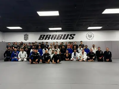 José Aldo e Leo Santos abrem Brabus Academy, filial da Nova União na Flórida