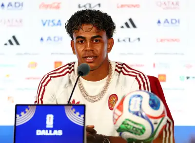 Lamine Yamal exibe colares de diamantes em coletiva antes da semifinal