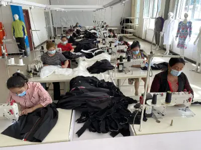 Lei anti-ultra fast fashion na França pode gerar retaliações da China