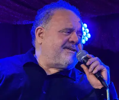 Leo Jaime revive balada 'A vida não presta' e a trajetória de injustiças musicais