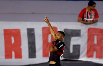 Leozinho marca 27,60 pts e é o maior pontuador da rodada 19 do Cartola
