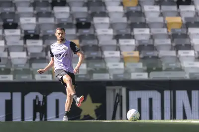Léo Duarte explica polivalência e motivos para fechar com o Atlético-MG