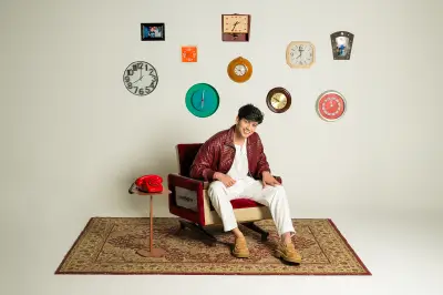 Léo Foguete lança álbum 'Além do tempo' com regravações e inéditas